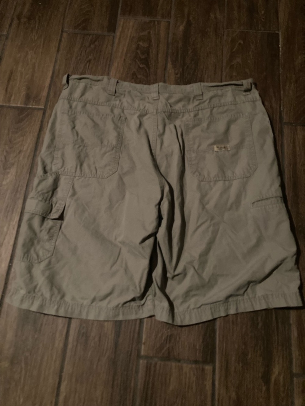Wrangler baggy tan cargo shorts
